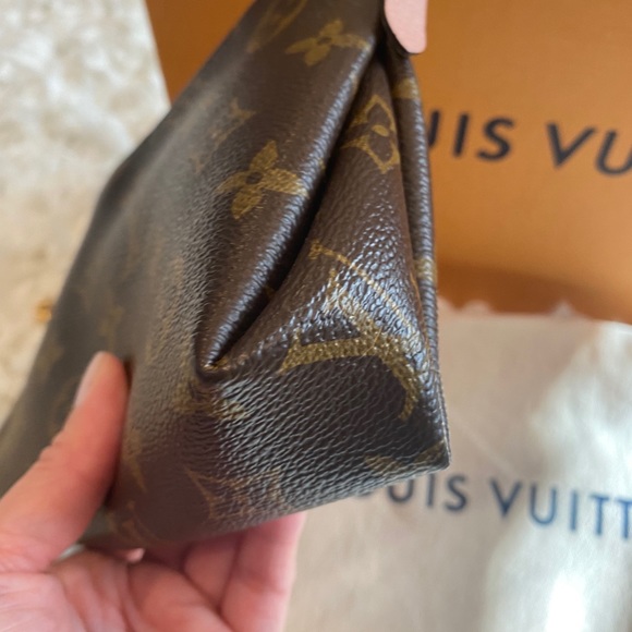 ❌SOLD❌ Louis Vuitton Pallas Clutch - Picture 7 of 7